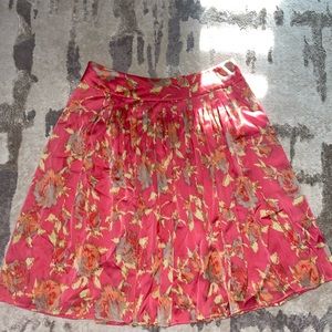 St. John Lightweight Liquid Satin Pleated Skirt